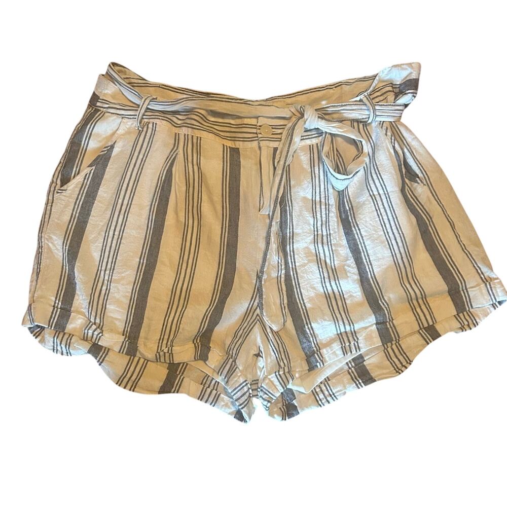 Torrid Gray & White Striped Linen Blend Tie Belt Shorts, Size 16 Preppy
